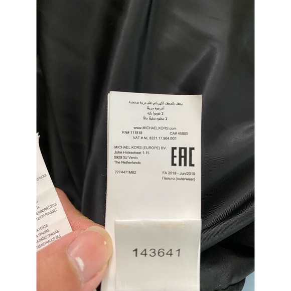 Michael Kors Puffer Jacket - Picture 6 of 8